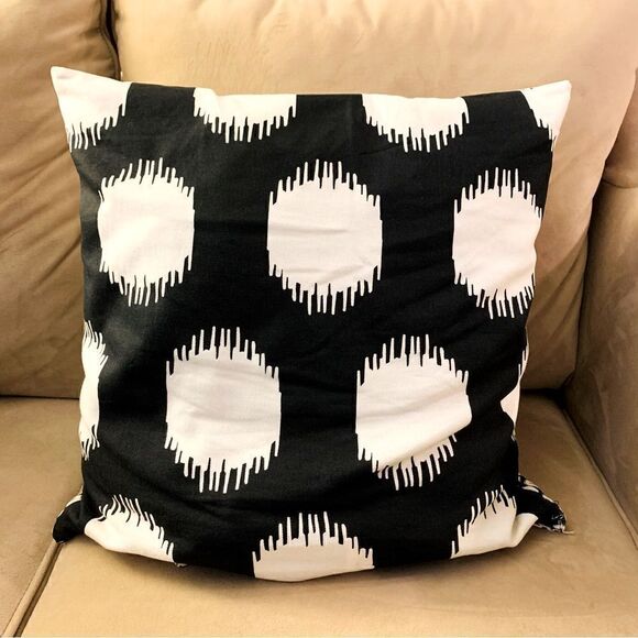 🖤🤍Ikea Two SOMMAR Cushion Covers - Picture 4 of 6